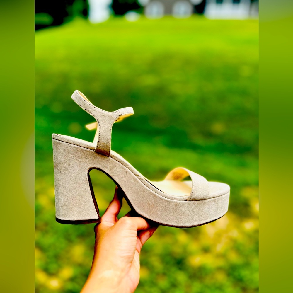 Elegant Beige Platform Sandals

Jessica Simpson Xilka Dress Heel Sandal size 8.5